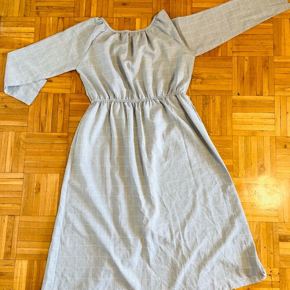 MODA GREY BUTTONED DRESS - Picture 2 of 2